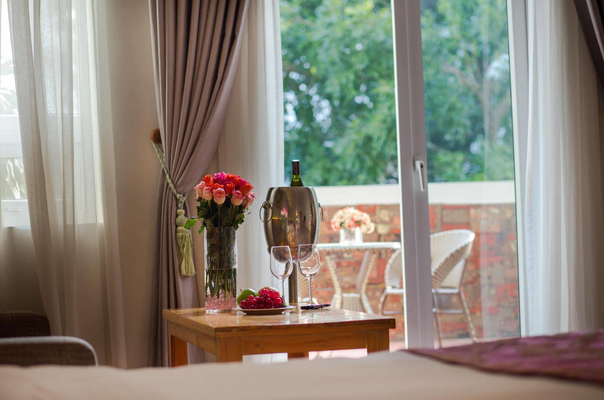 Viet View Hotel & Spa Hanoi Exterior foto